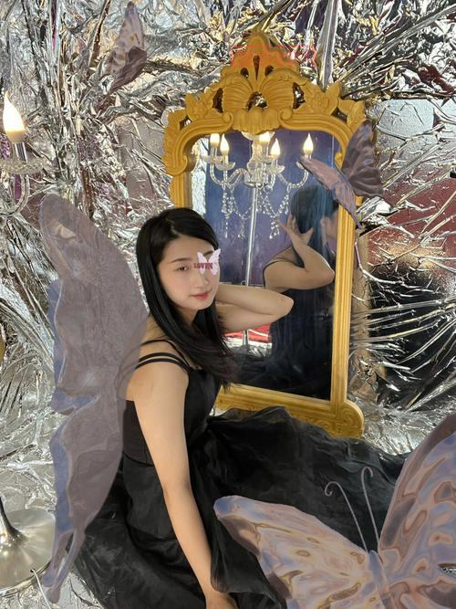 97国内自拍创意自拍馆：两位97后小姐姐的梦幻之旅