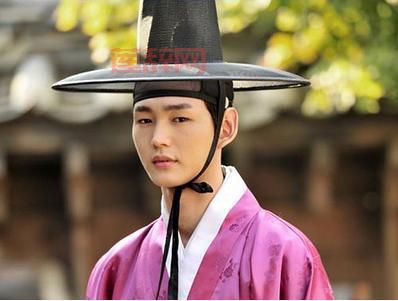 光暗之歌2：名门少年雷彦的逆袭之路