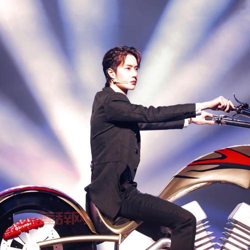 “生而耀眼我很抱歉”这句话太扎心，你有过类似的感受吗？