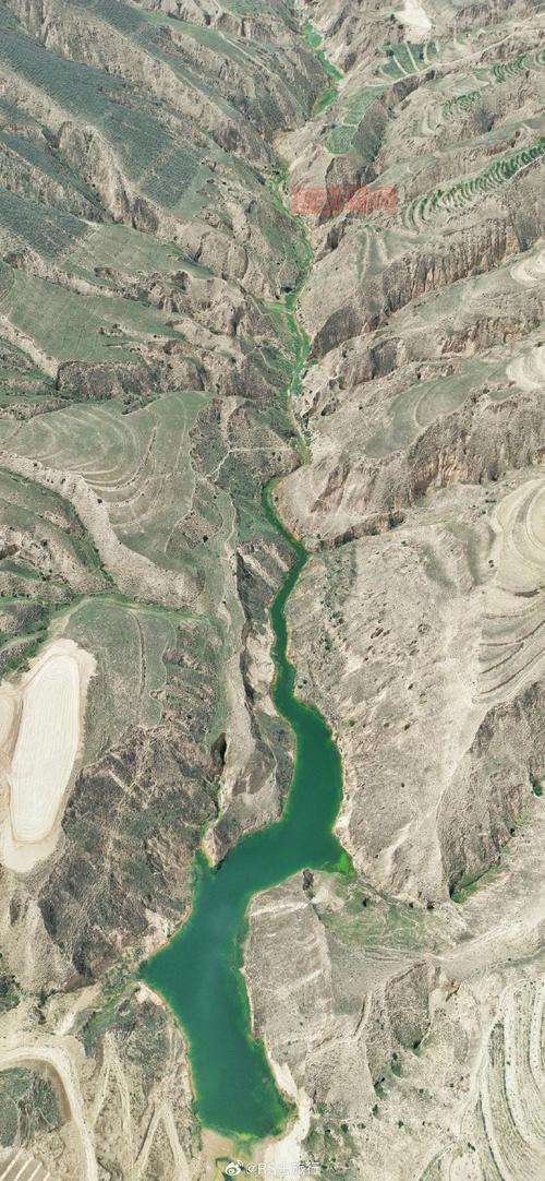 志丹县地貌大揭秘：黄土高原上的沟壑与河流