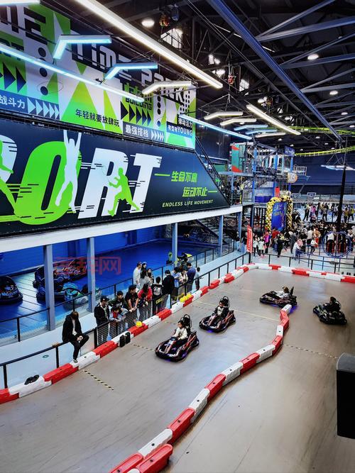 卡丁车连喷技巧大揭秘，弯道超车就这么简单！